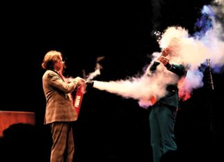 SAISONSTART IN DER STADTHALLE NEUMÜNSTER