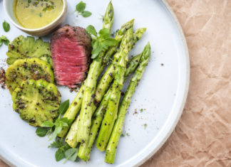Grüner Spargel mit Filet vom Weiderind