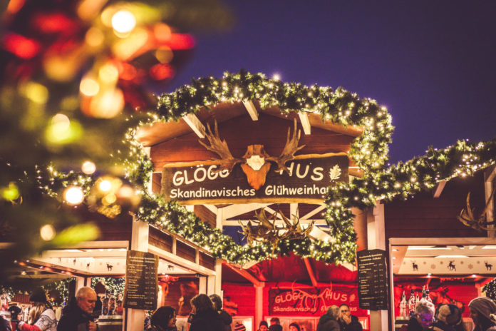Kiel_Weihnachtsmarkt_Weihnachtsdorf_Gluehwein_Kielerleben22