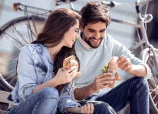 Die besten 6 Veggie-Fischbrötchen-Hotspots an Schleswig-Holsteins Ostseeküste Am 4. Mai ist Weltfischbrötchentag – Grund den norddeutschen Snack zu essen!