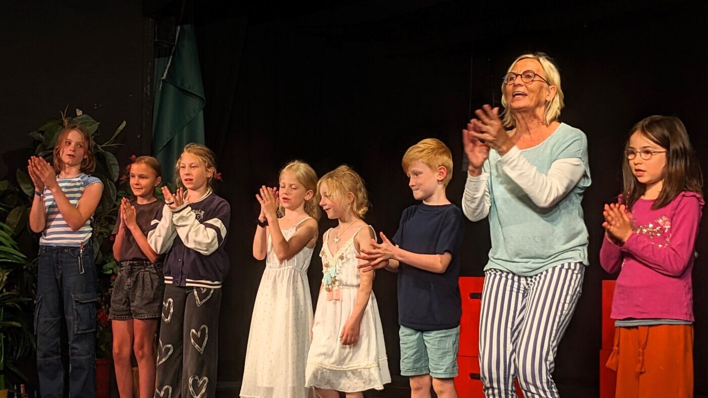 In wenigen Tagen wurden aus den Ferienkindern der Theaterwerkstatt an der Niederdeutschen Bühne Kiel selbstbewusste Schauspieler*innen. 