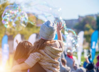 Buntes Treiben in der Rosenstadt
