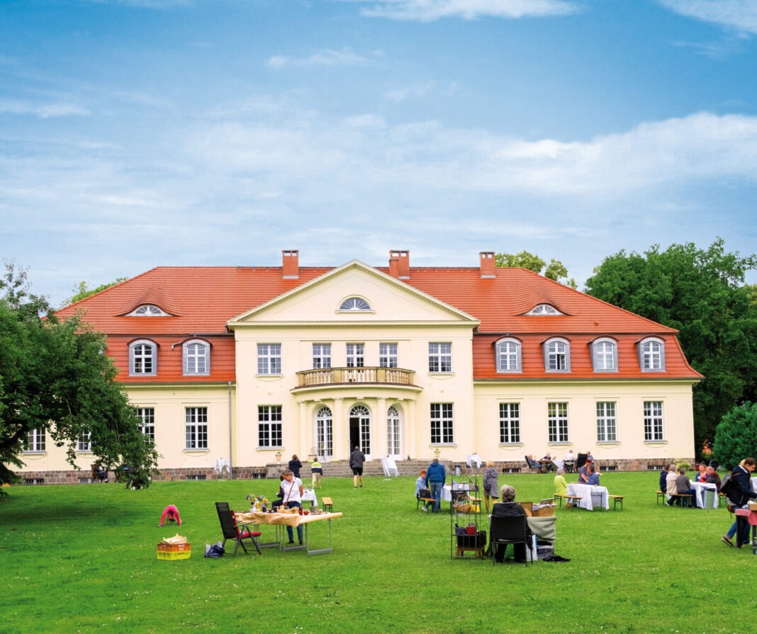MittsommerRemise_im_Gutshaus_Gevezin©LarsSchoenherr