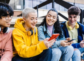 „Digital Detox“ und „Doom Scrolling“